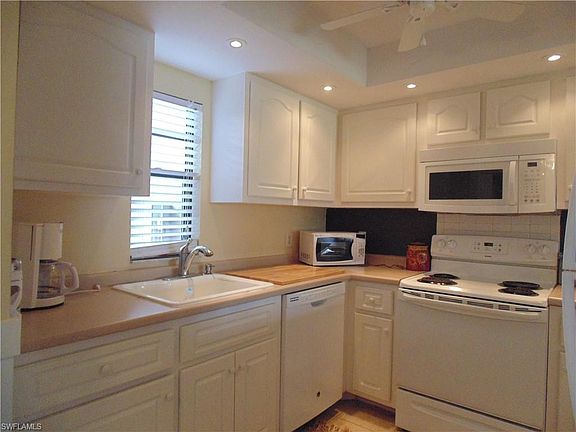 4th image of 808 Cape Coral Pkwy W APT 106