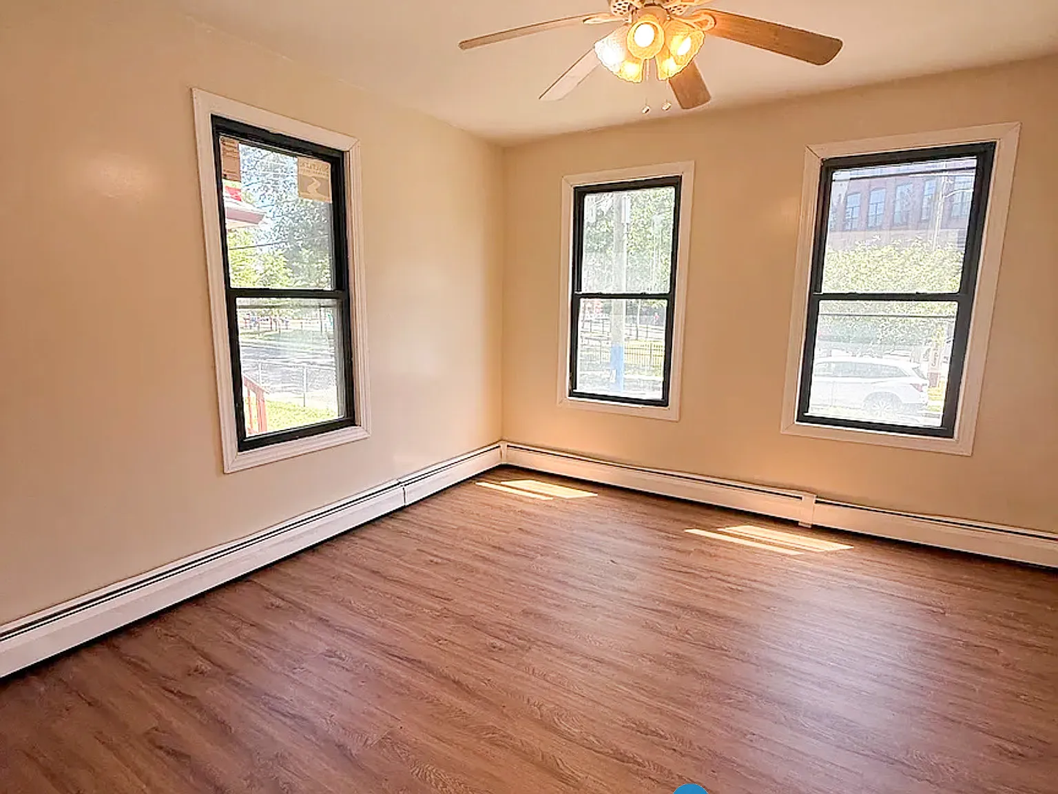 2 bed, 950 sqft, $1,450 — Photo 3