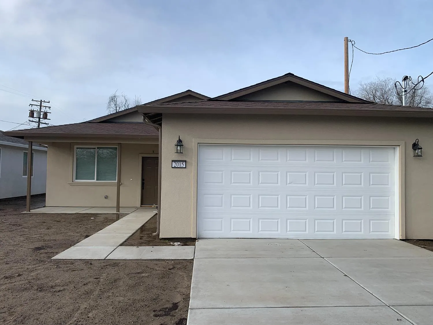 2015 N Myran Ave photo 1