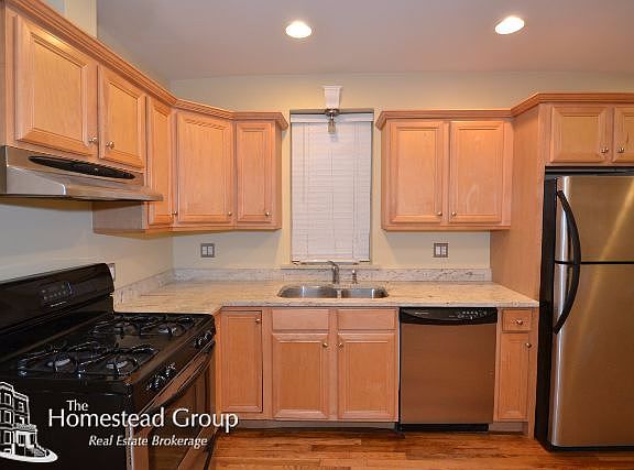 5th image of 3144 N Oakley Ave #Ggarden