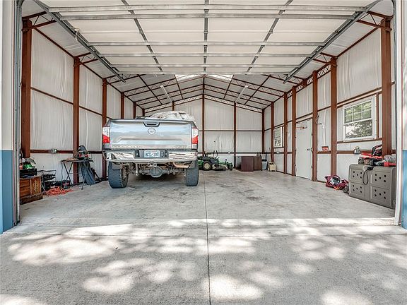 4th image of 3401 Carriage Way