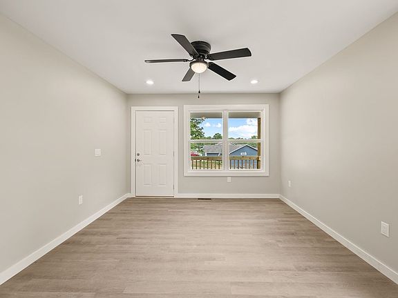 3rd image of 330 Dayton Ave