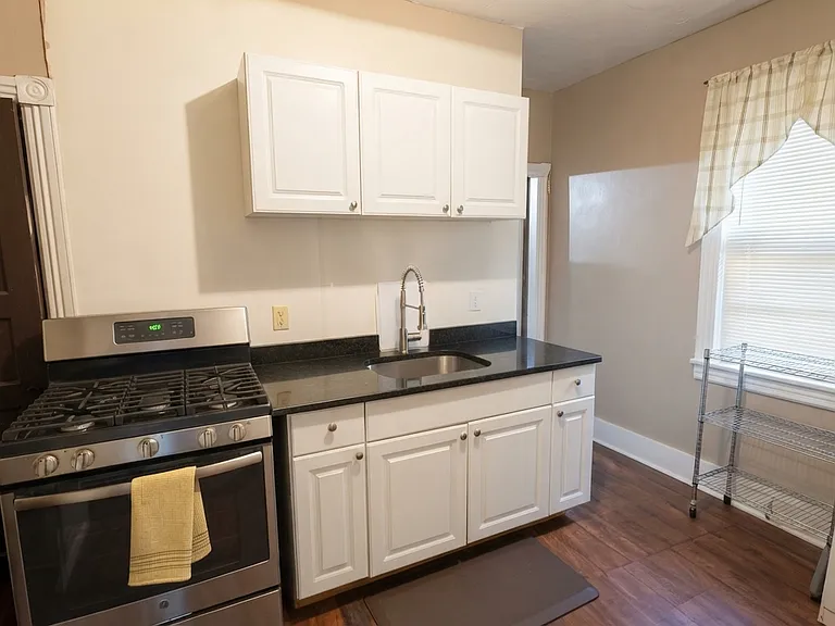 44 Edgemere Ave — Photo 4