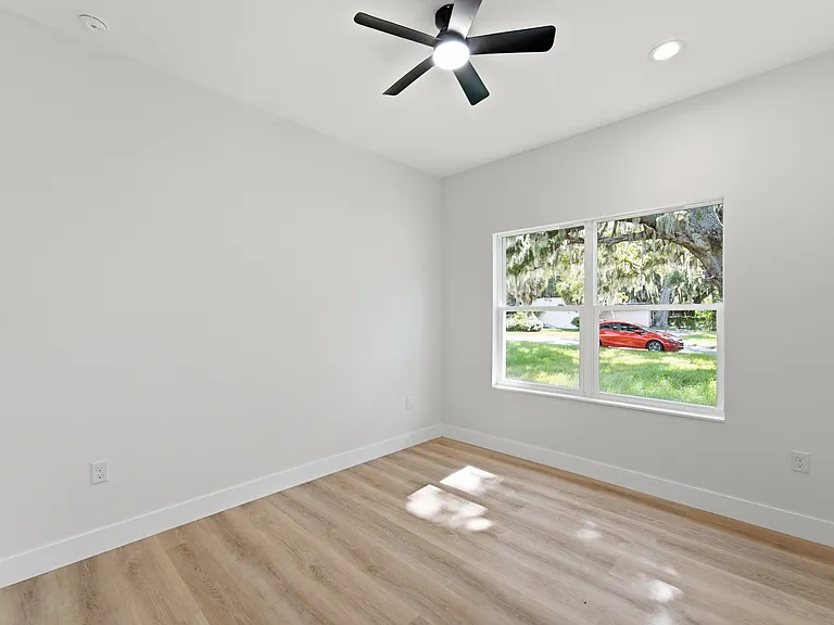 1332 Marshall Dr — Photo 22