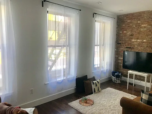 Rented by Brooklyn Bridge | media 7