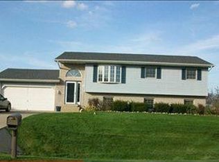 311 Streamwood Dr, Valparaiso, IN 46383