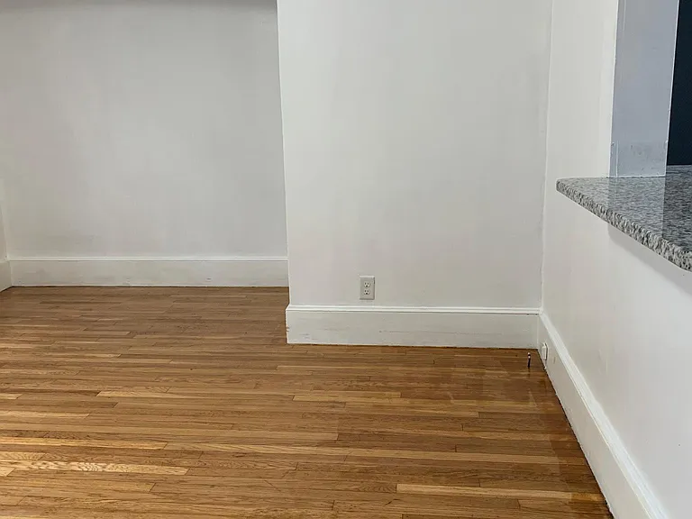 529 Pleasant St #B — Photo 8