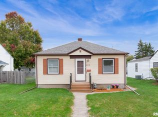 2415 Pacific St, Davenport, IA 52804