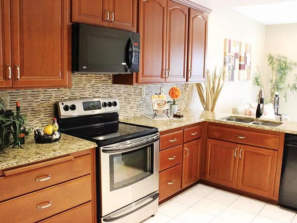 2nd image of 4644 Creekwood Dr