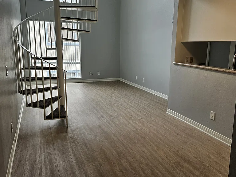 1375 Midvale Apartments — Photo 53