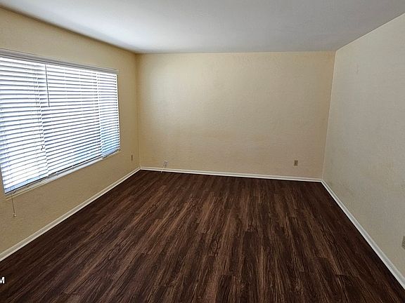 4th image of 10488 Manila Ave