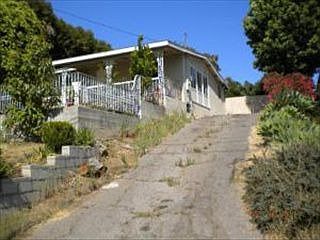 1st image of 26 Leslie Dr