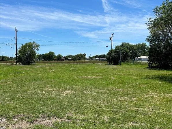 508 W Dallas Ave, Seadrift, TX 77983