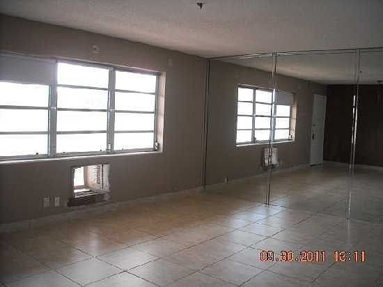 2nd image of 3922 NE 166th St APT 210