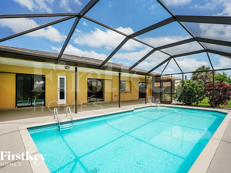 3721 SW 6th Ave — Photo 14