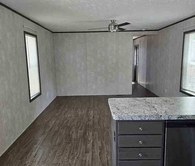993 Michigan Ave E #8G — Photo 3
