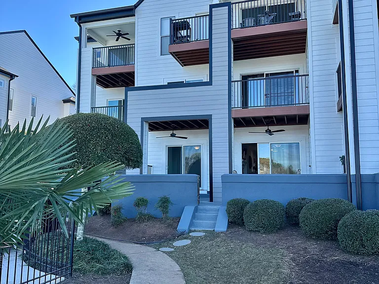 18713 Vineyard Point Ln #18713 — Photo 17