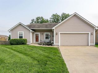 949 E Pumpkin Ridge St, Gardner, KS 66030