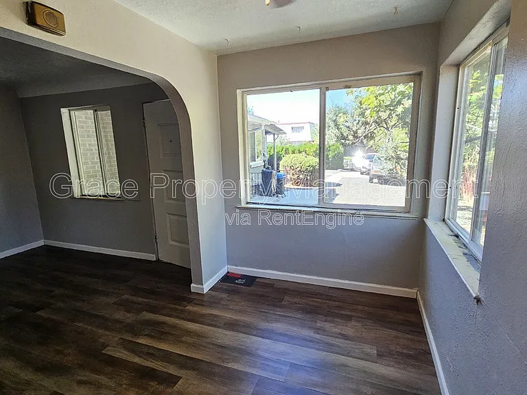 1950 N Oswego St — Photo 5