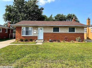 18021 E Thirteen Mile Rd, Fraser, MI 48026