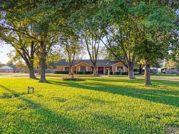 411 S Galveston St, Bremond, TX 76629