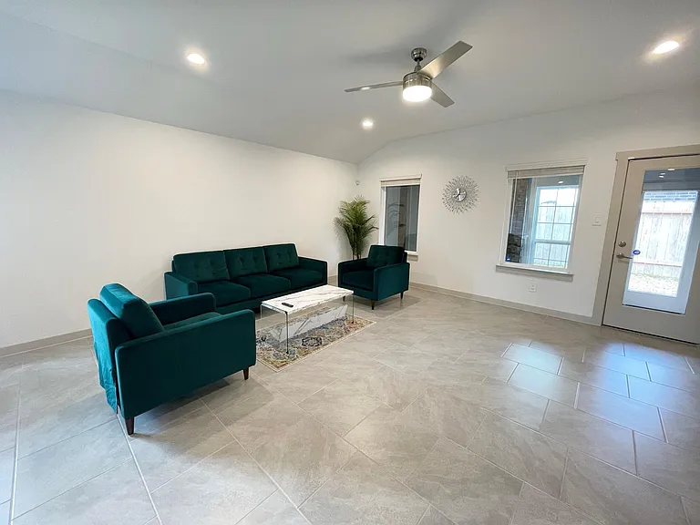 3902 Itzle Island Ct — Photo 7