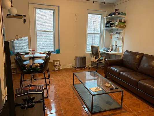 Rented by Farran & Associates | media 9