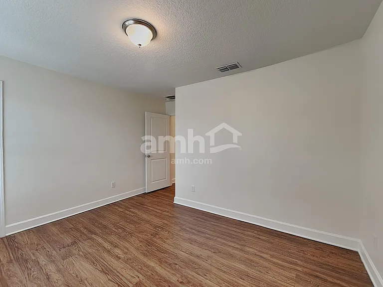 10323 Marsh Edge Ct — Photo 17