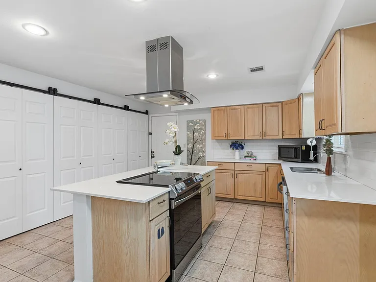 5410 Indigo St — Photo 11