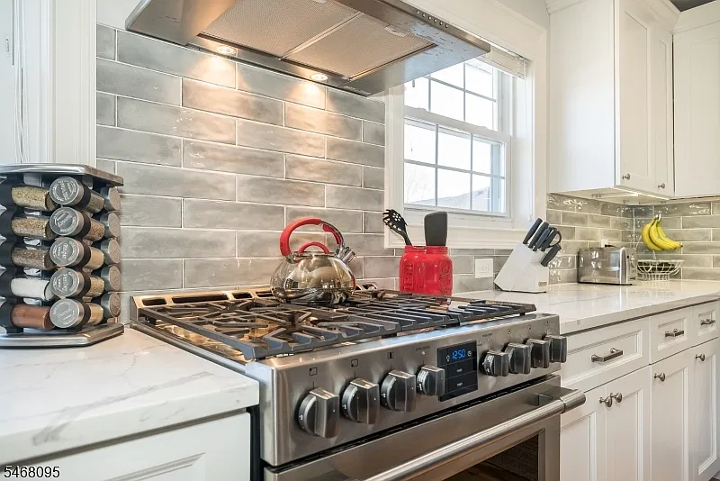 1 bed, 1.0 bath, $2,500 — Photo 4