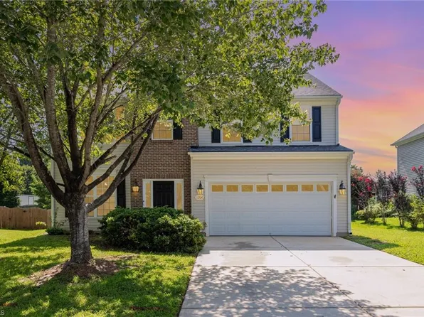 1204 Bethpage Dr, Mebane, NC 27302