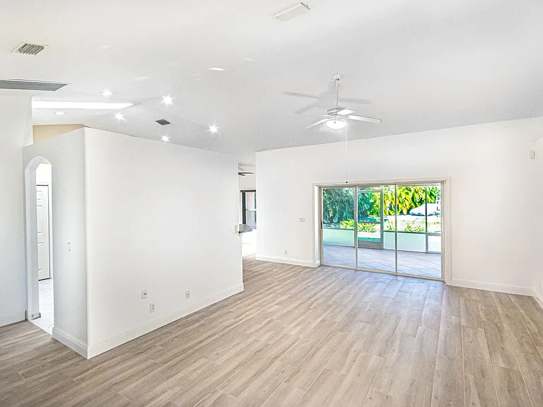 12523 169th Ct N — Photo 15