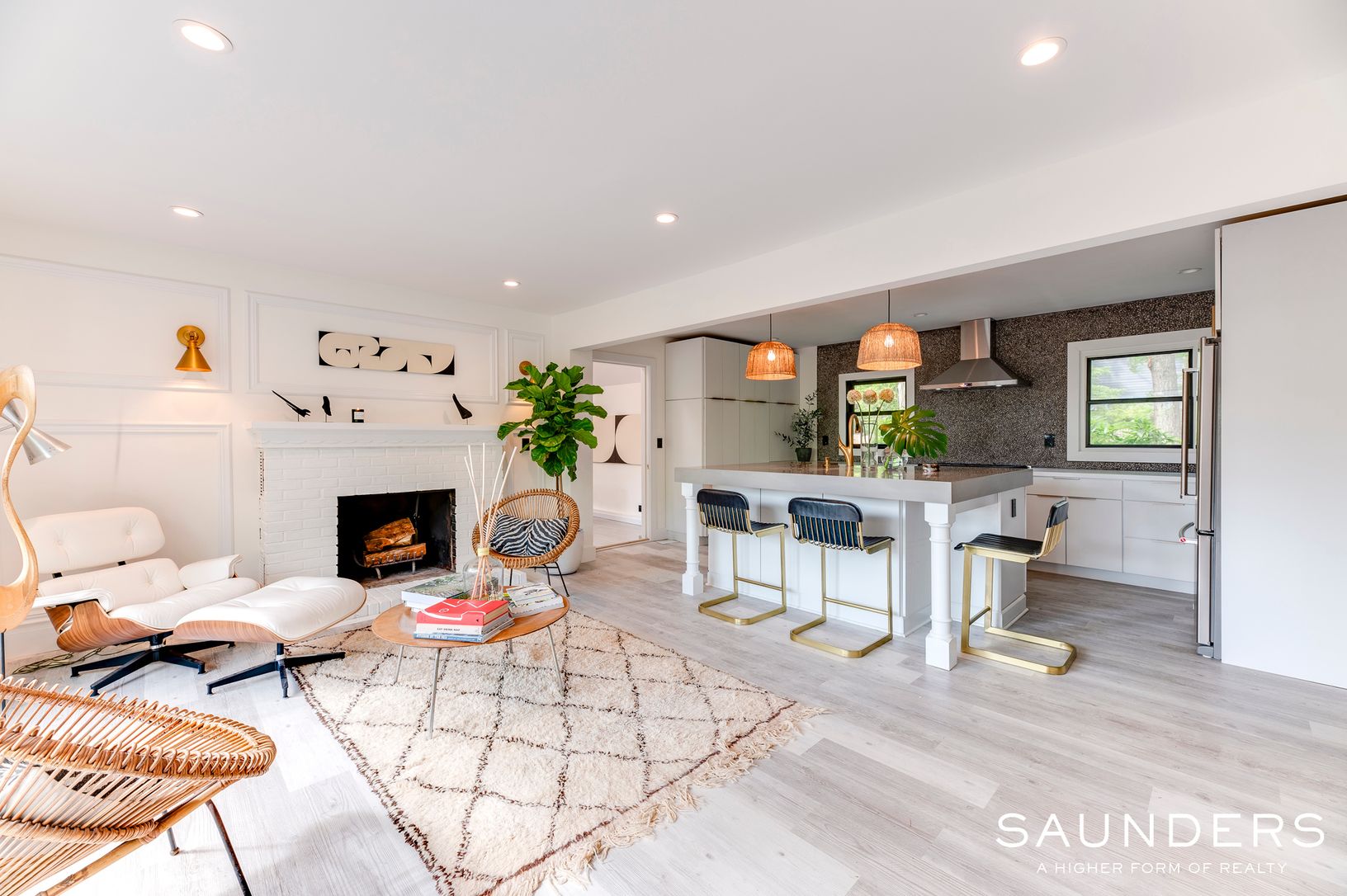  Well-designed bright spaces for entertaining and easy living. 