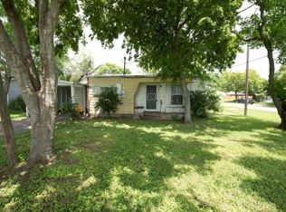 802 N Austin St, Rockport, TX 78382