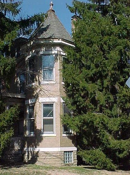 2nd image of 2200 Maplewood Ave