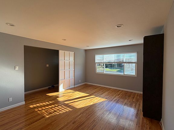 3rd image of 748 Almond Ave
