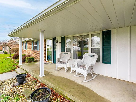 3rd image of 22 Edgewood Dr