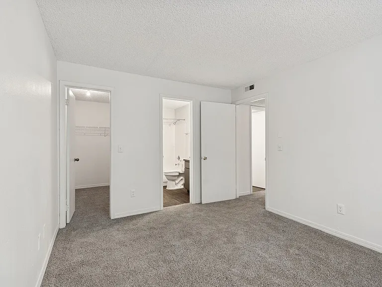 Northlake — Photo 17