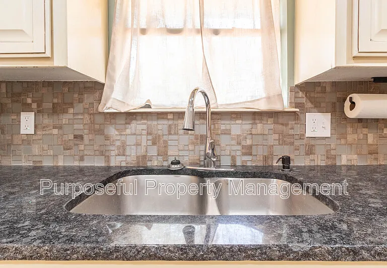 9204 Aaron Dr — Photo 16