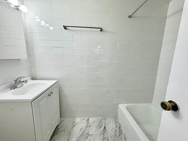 135 Charles St #LF — Photo 5