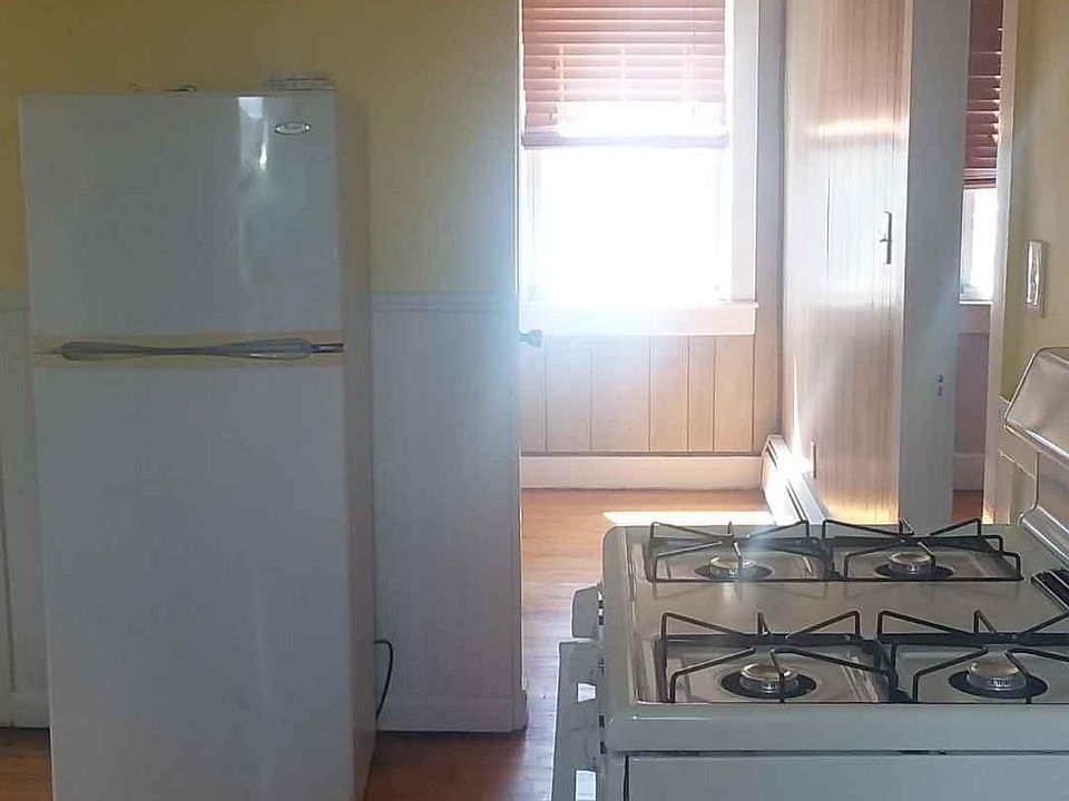 1st image of 328 Juniper St #3