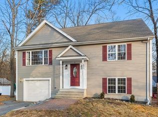 15 Tavern Rd, Groton, MA 01450