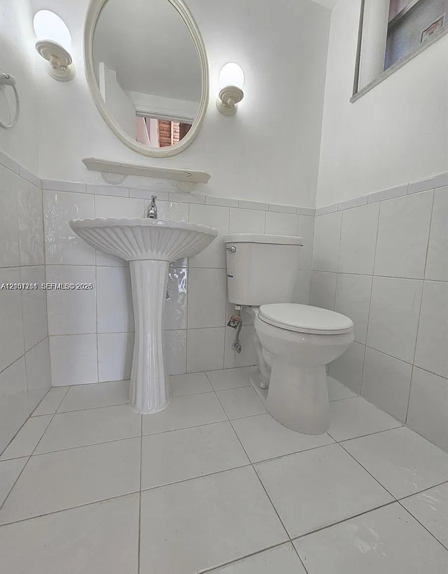 Oakview Condo No 3 — Photo 2