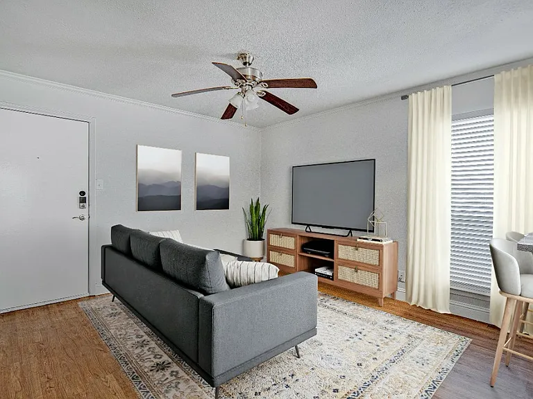 304 E Mitchell St — Photo 46