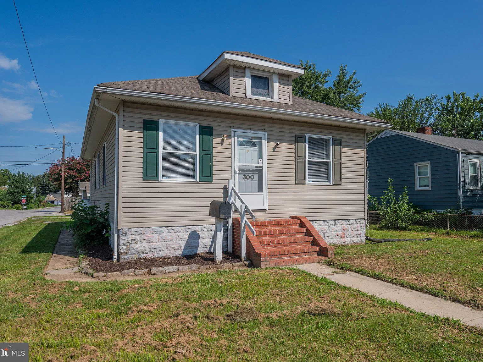 3 bed, 864 sqft, $2,200 — Photo 3