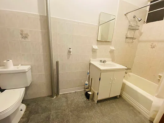 Rented by RealTegrity NY LLC | media 8