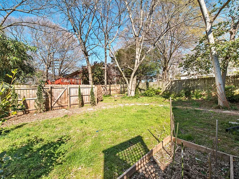 623 Cherokee Ave SE — Photo 43