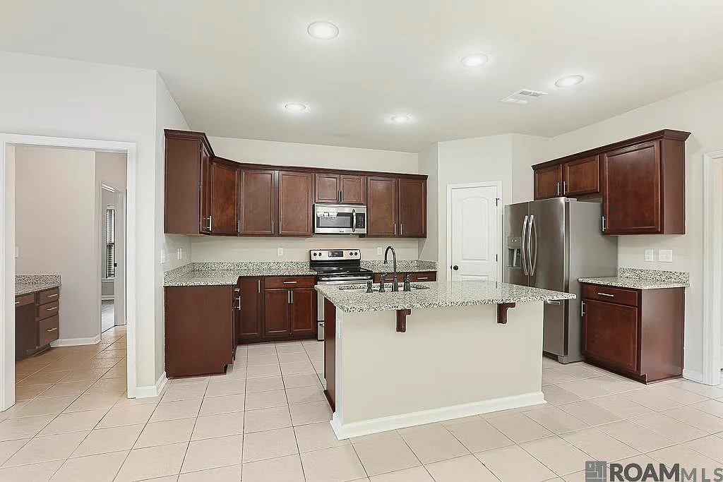 3 bed, 1588 sqft, $1,950 — Photo 3