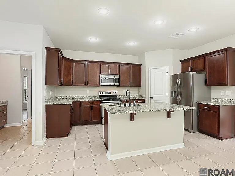 18317 Sunset Park Dr — Photo 2