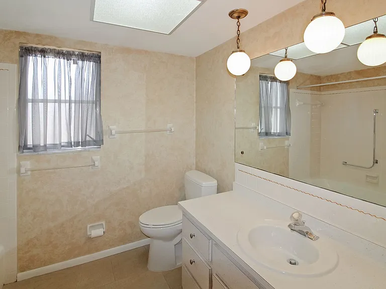 1317 Mango Ave — Photo 14